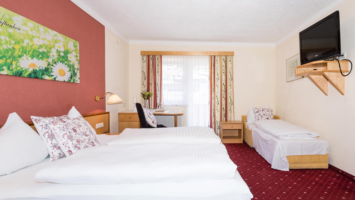 Rooms & Prices | Triple Room | Hotel Wiesenhof Mieders Tyrol